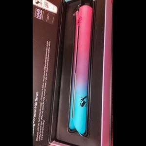 Audrey Hepburn Straightener